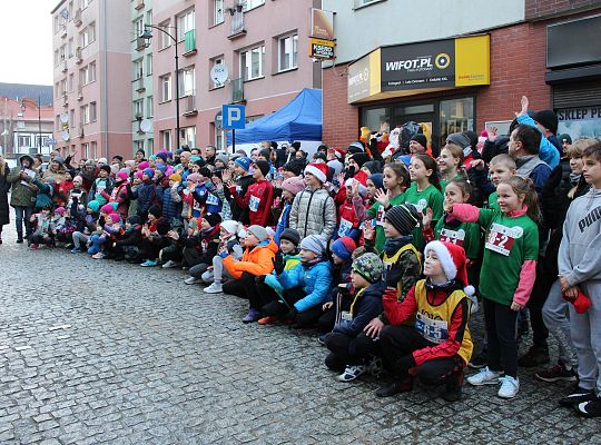 Grafika 5. SP 3 Lębork i SP Nowa Wieś Lęborska najlepsi podczas 29. Biegów Mikołajkowych