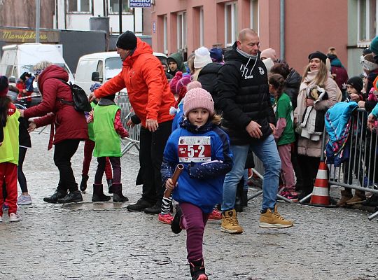 Grafika 8. SP 3 Lębork i SP Nowa Wieś Lęborska najlepsi podczas 29. Biegów Mikołajkowych