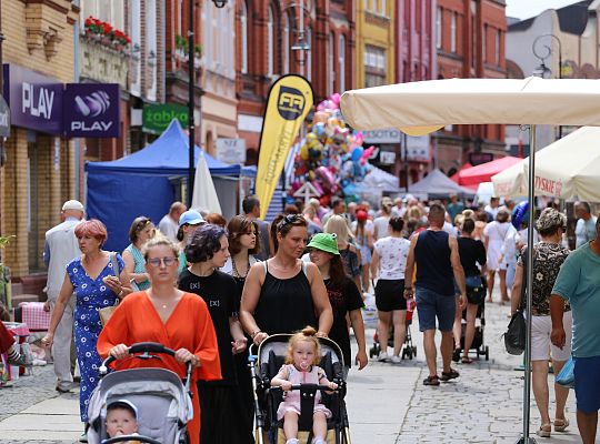 Grafika 13. FOTORELACJA Z LĘBORSKICH DNI JAKUBOWYCH