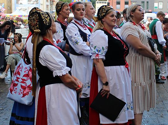 Grafika 20. FOTORELACJA Z LĘBORSKICH DNI JAKUBOWYCH