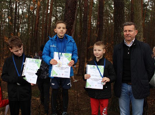 Grafika 17. Zwycięzcy na podium w kategorii krasnale chłopcy
