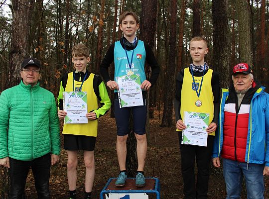 Grafika 30. Zwycięzcy na podium w kategorii szkoły podstawowe chłopcy rocznik 2011 i 2010