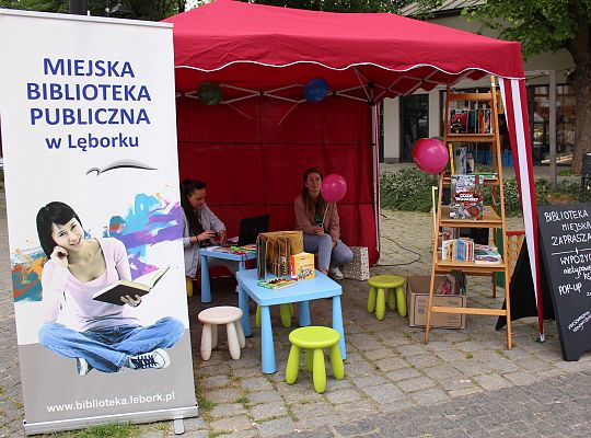 Grafika 8. Stoisko Miejskiej Biblioteki Publicznej z Lęborka