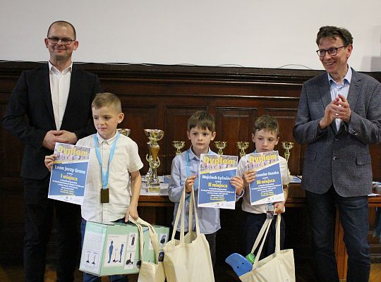 Grafika 2. Zwycieżcy w kategorii "skrzaty" chłopcy