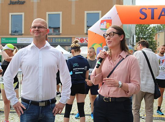 Grafika 4. Posłanka na Sejm Rzeczypospolitej Polskiej Wioleta Tomczak oraz Burmistrz Miasta Lęborka Jarosław Litwin