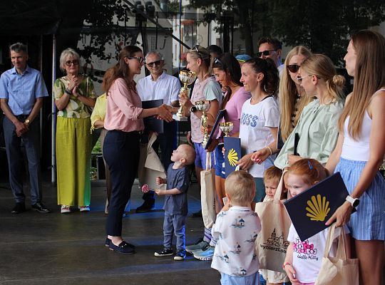 Grafika 56. Wręczanie nagród dla zwycięzców w kategorii kobiet