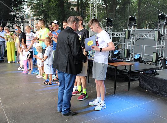 Grafika 58. Wręczanie nagród dla zwycięzców w kategorii mężczyzn