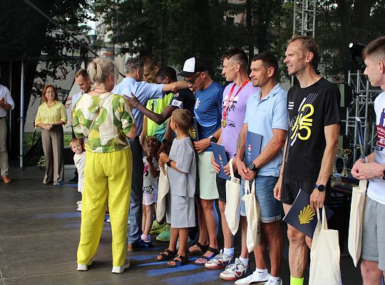 Grafika 63. Wręczanie nagród dla zwycięzców w kategorii kobiet