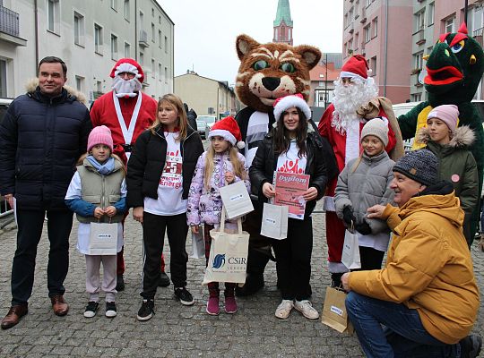 Grafika 46. Wręczanie upominków