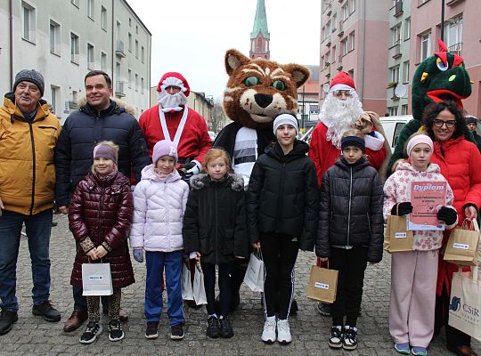 Grafika 47. Wręczanie upominków