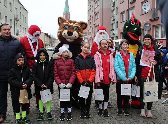 Grafika 52. Wręczanie upominków