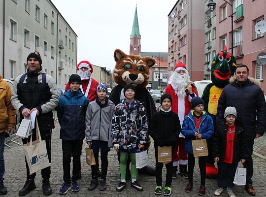 Grafika 57. Wręczanie upominków