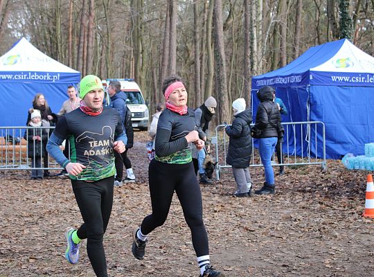 Grafika 29. Uczestnicy na trasie biegu