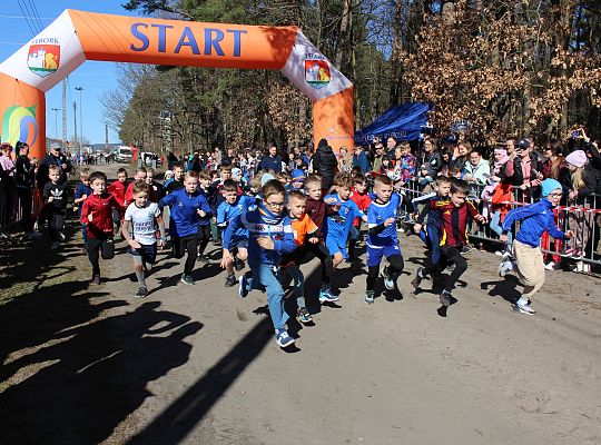 Grafika 13. Start biegu w kategorii "krasnale" chłopcy