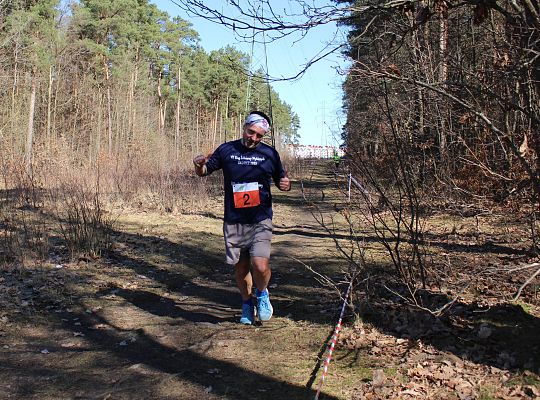 Grafika 64. Zawodnik na trasie biegu