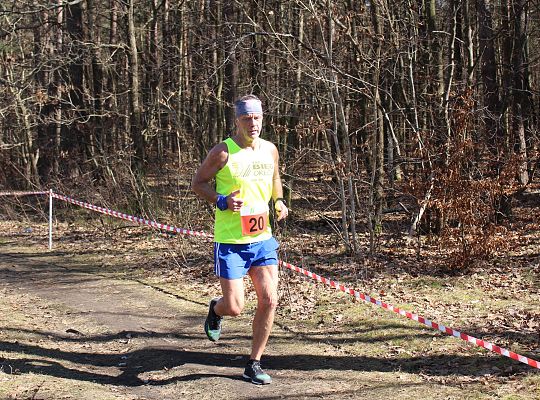 Grafika 66. Zawodnik na trasie biegu