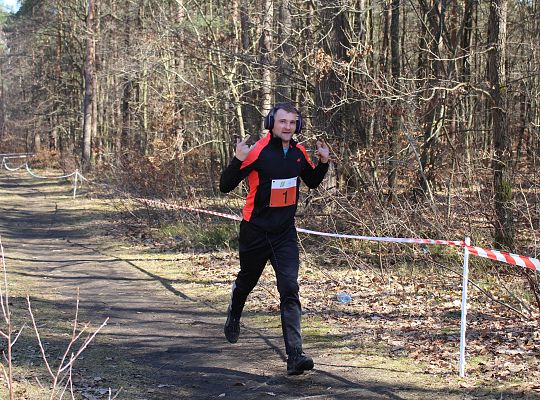 Grafika 68. Zawodnik na trasie biegu