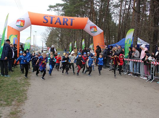 Grafika 13. Start biegu w kategorii "krasnale" chłopcy