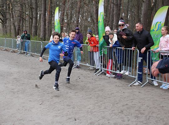 Grafika 31. Zawodnicy na trasie biegu