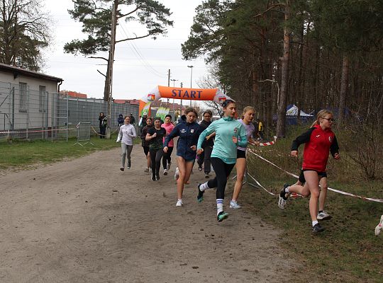 Grafika 34. Start biegu w kategorii szkoły podstawowe dziewczęta rocznik 2012 i 2011