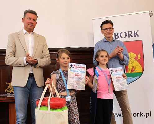 Grafika 6. Zwycięzcy w kategorii szkoły podstawowe "krasnale" dziewczęta rocznik 2015 i 2014